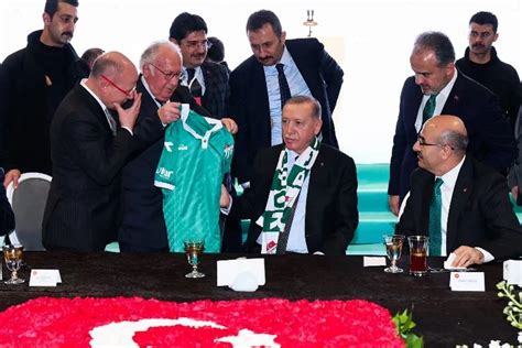 Bursaspor Başkanı Bür’ün, Cumhurbaşkanı Erdoğan’la görüşmesi camiada heyecan oluşturdu